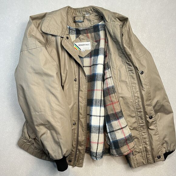 80s VTG MEMBERS ONLY-MEN'S KHAKI PUFFER JACKET- SIZE‎ 38 Flannel Bomber Coat - Picture 5 of 7
